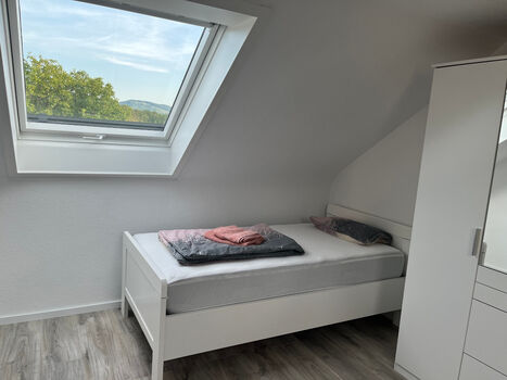 Exklusive 2-Zimmer-Wohnung in Großbettlingen Foto 4