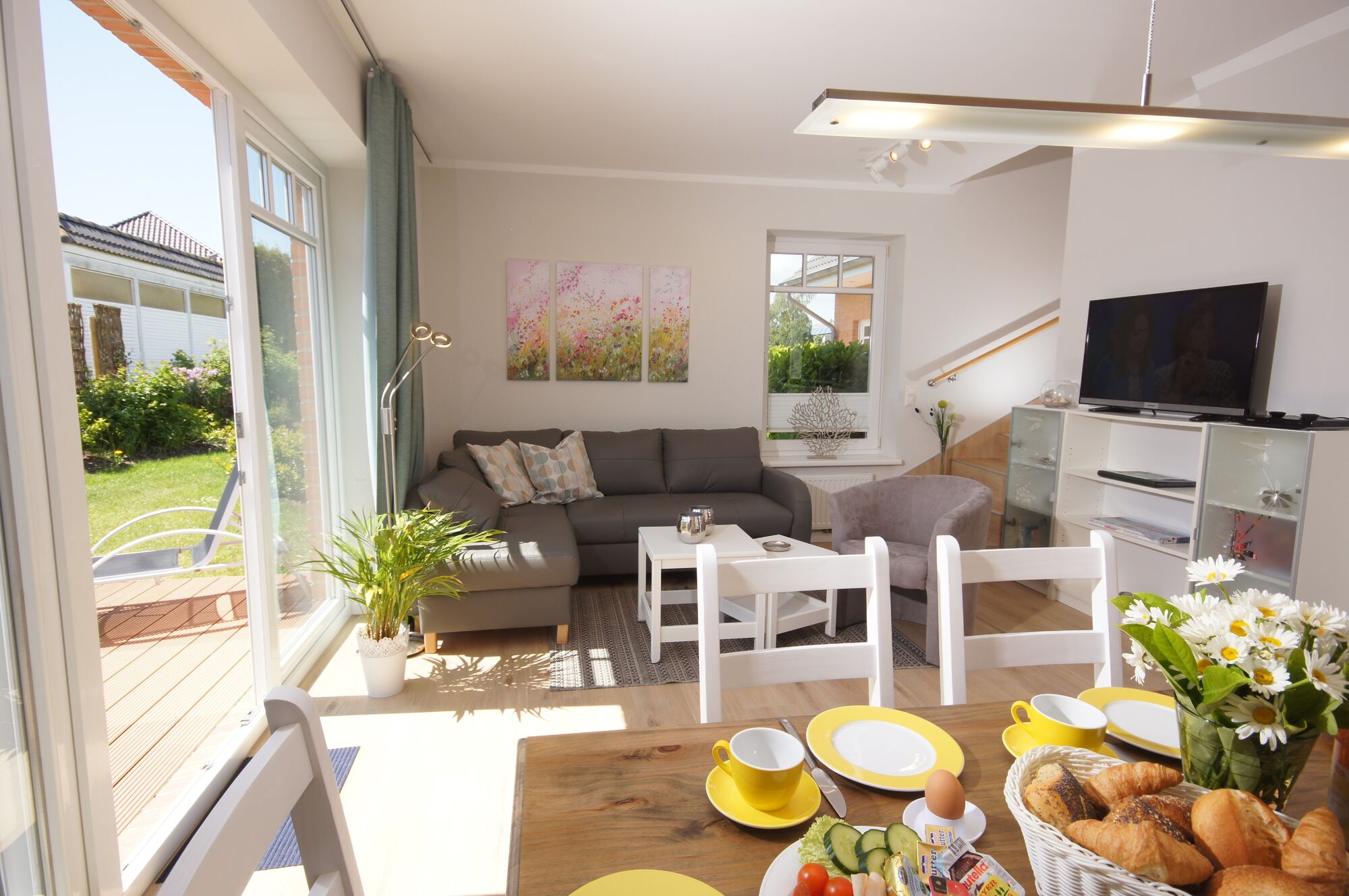 Wohn-Essbereich mit Terrassenzugang