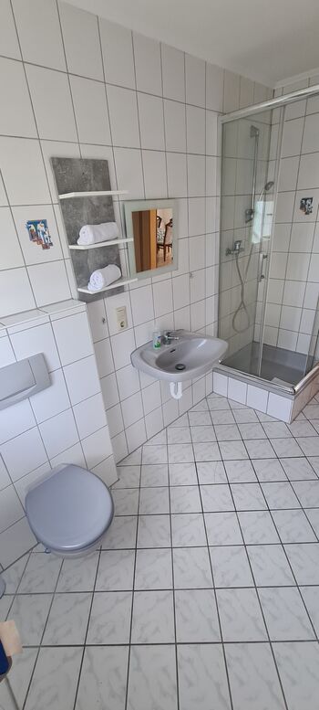 Zimmer/ Wohnungen / Häuser auf Zeit! Bild 5