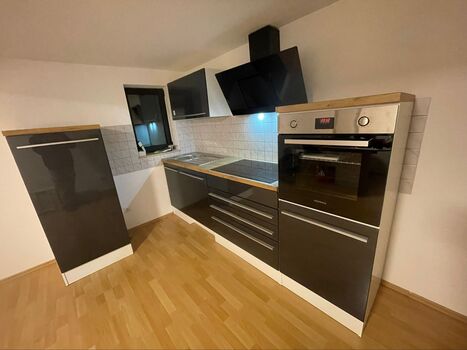 Vollausgestattete neue Einbauküche