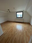 Ganze 4-Zimmer Wohnung, Küche und Bad mit bis zu 12 Betten Picture 13