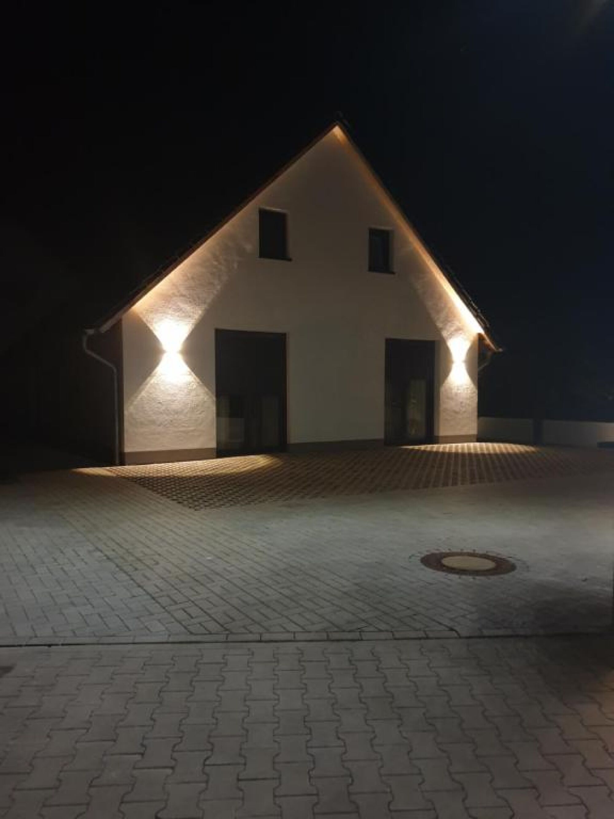 Parkplätze auf dem Grundstück