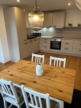 2-SZ, Balkon und Küche am Flughafen-Hahn Bild 1