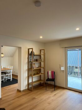 2-SZ, Balkon und Küche am Flughafen-Hahn Bild 2