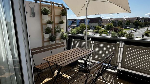☀️ Eigener Balkon mit kleinem Kräutergarten