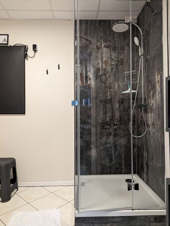 Dusche + Infrarot Zusatzheiziung