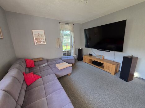 Wohnzimmer mit Sofa
