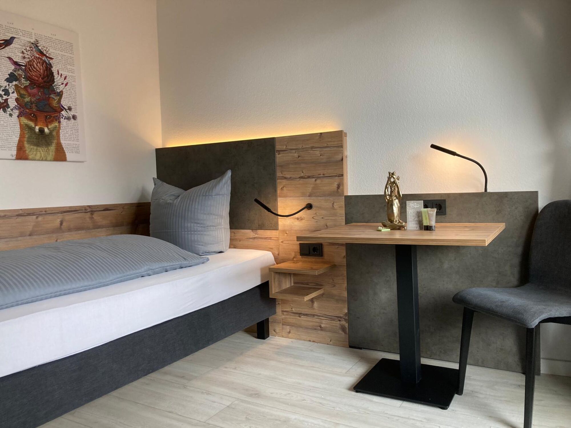 Jedes Zimmer mit Esstisch 