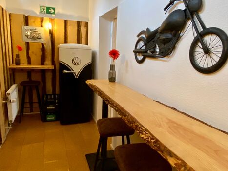 Gemeinschaftsraum mit Küche und Kühlschrank