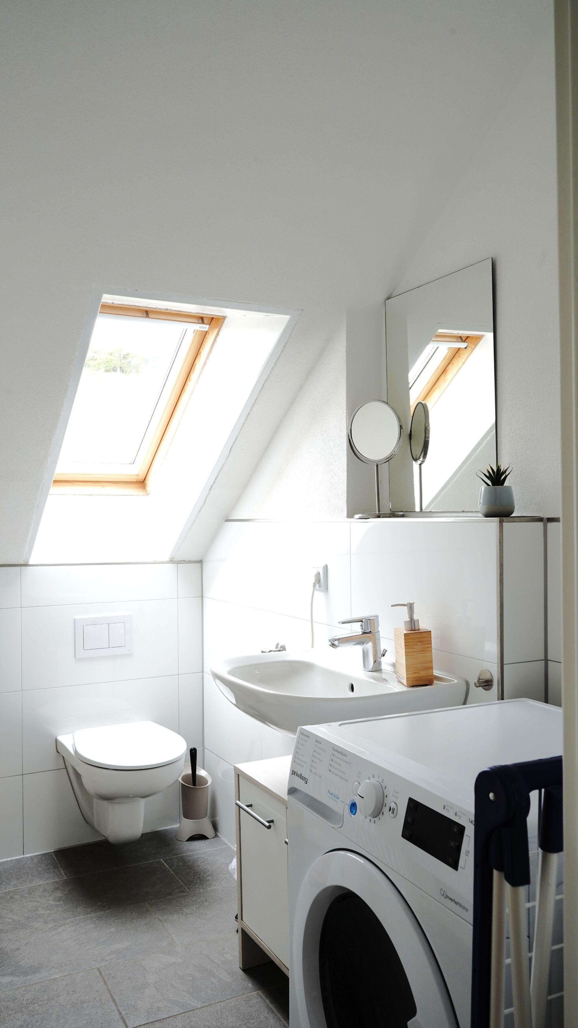 Extra WC mit Waschmaschine Weinbergblck