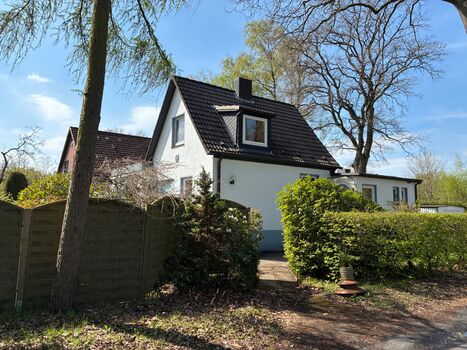 Exklusives Landhaus bei Hamburg – 4 Schlafzimmer, Sauna & Kamin Bild 1