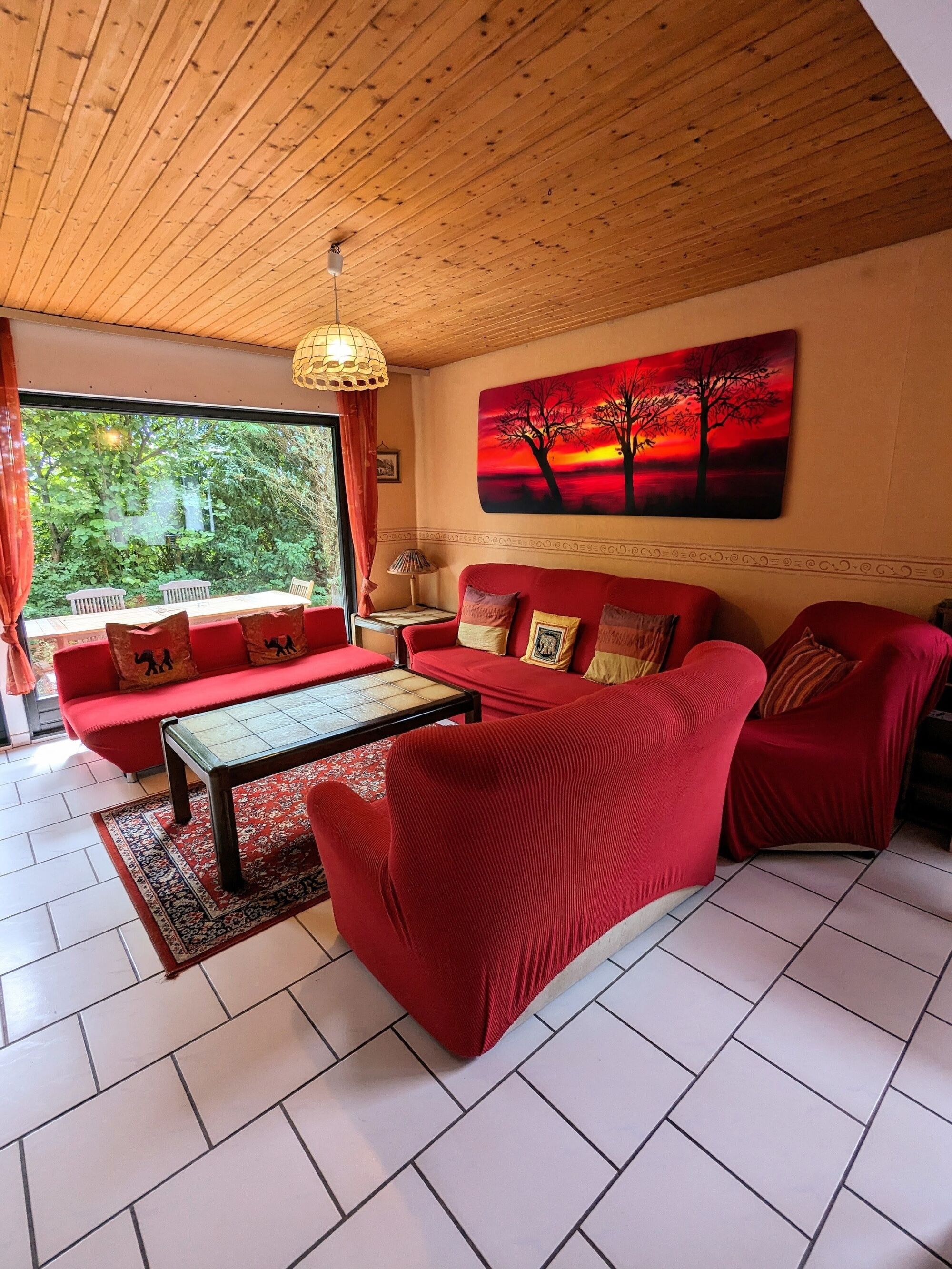 Wohnzimmer im EG mit vielen Sitzmöglichkeiten 