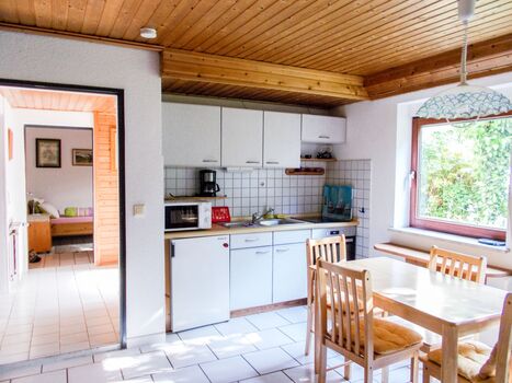 2te kleine Küche und Wohnzimmer im UG