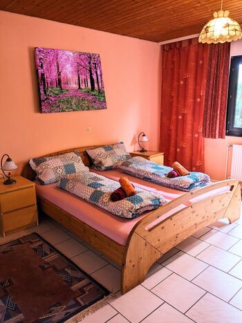 Schlafzimmer im EG, Doppelbett mit 2 Einzelmatratzen