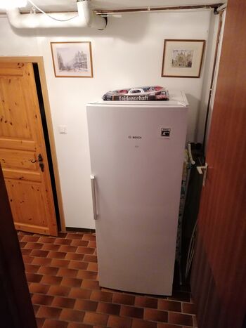 Großer Gefrierschrank im UG