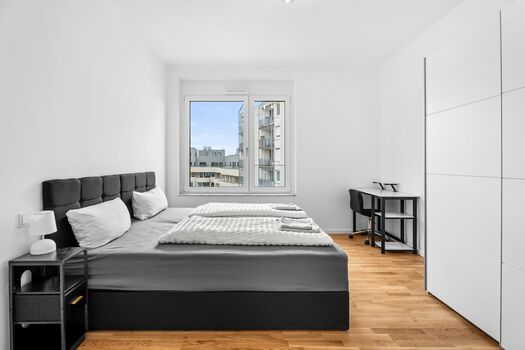 EXQUIS Iconic 3-Zimmer Apartment ALESSI I Balkon I Netflix Bild 2
