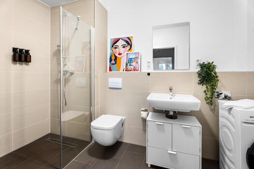 EXQUIS Iconic 3-Zimmer Apartment ALESSI I Balkon I Netflix Bild 3