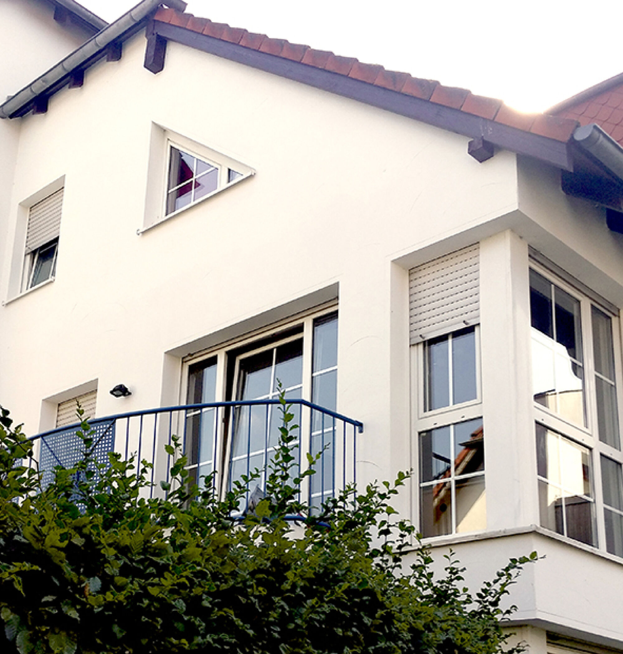 Außenansicht mit Balkon