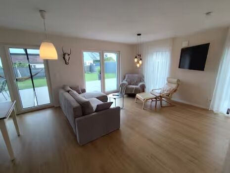 Gemütliches Wohn/Schlafzimmer mit Smart-TV und Streamingdiensten