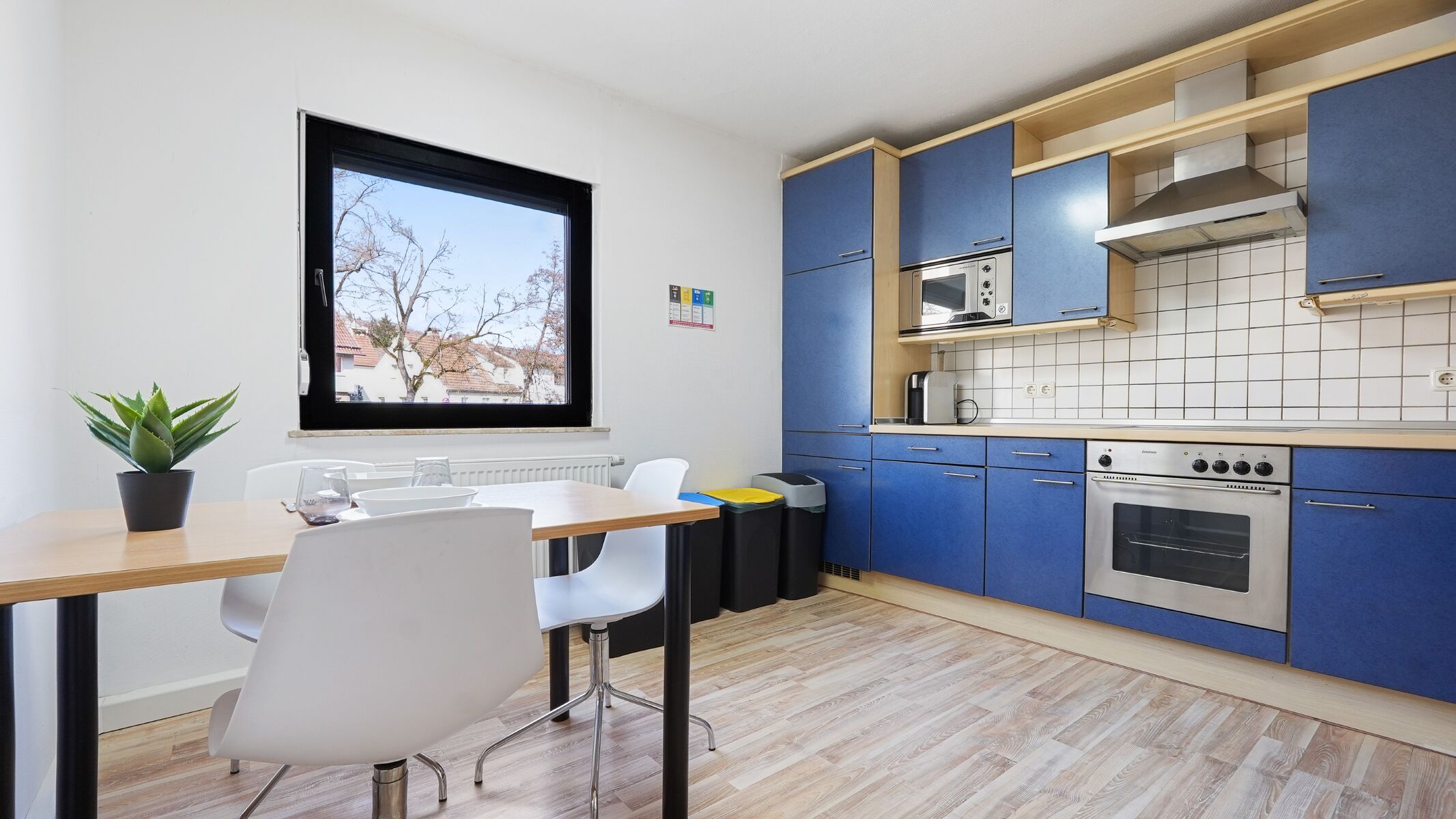 EG: Küche mit Esszimmer