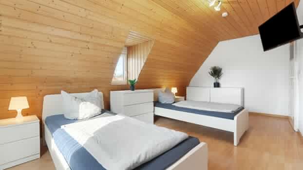 DG: Schlafzimmer 2