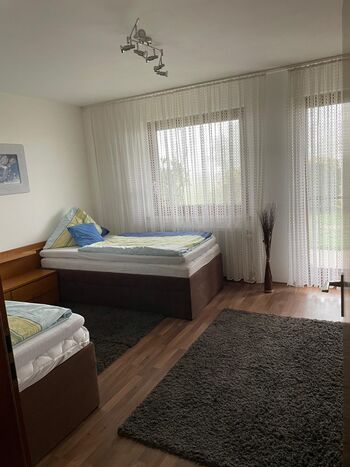 Schlafzimmer 1