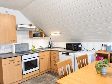 Küche mit Essbereich