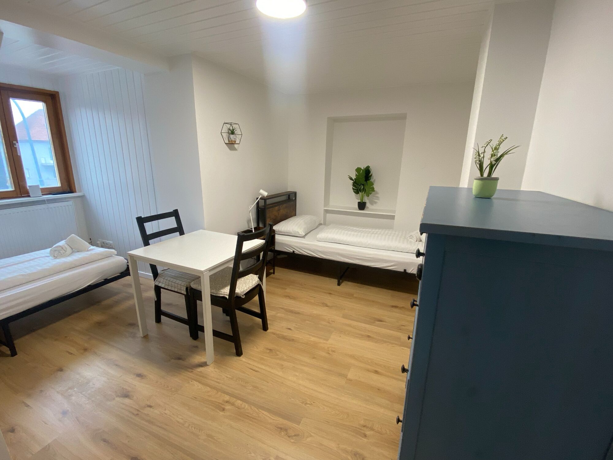 Top 8 blue room