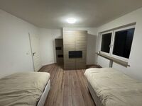 Großzügiges Haus mit Garten separater 2-Zimmer-Wohnung Foto 6