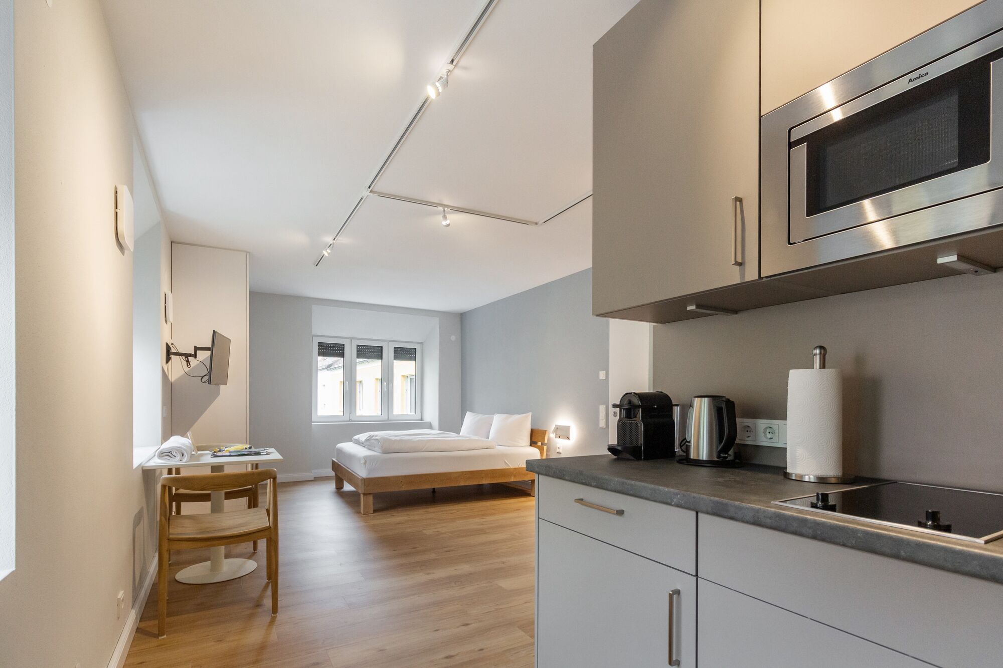 Apartment 10