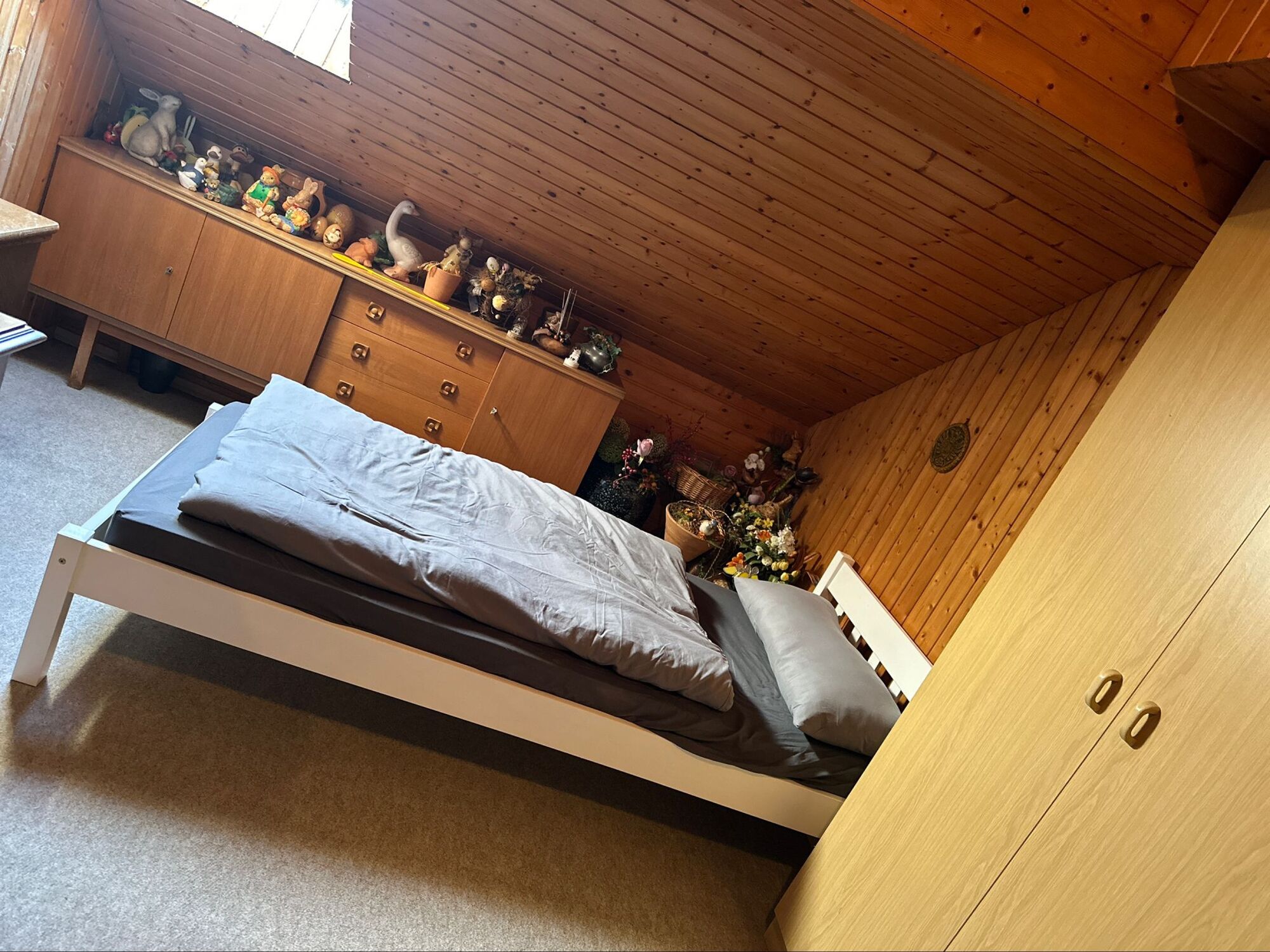 Schlafzimmer 1