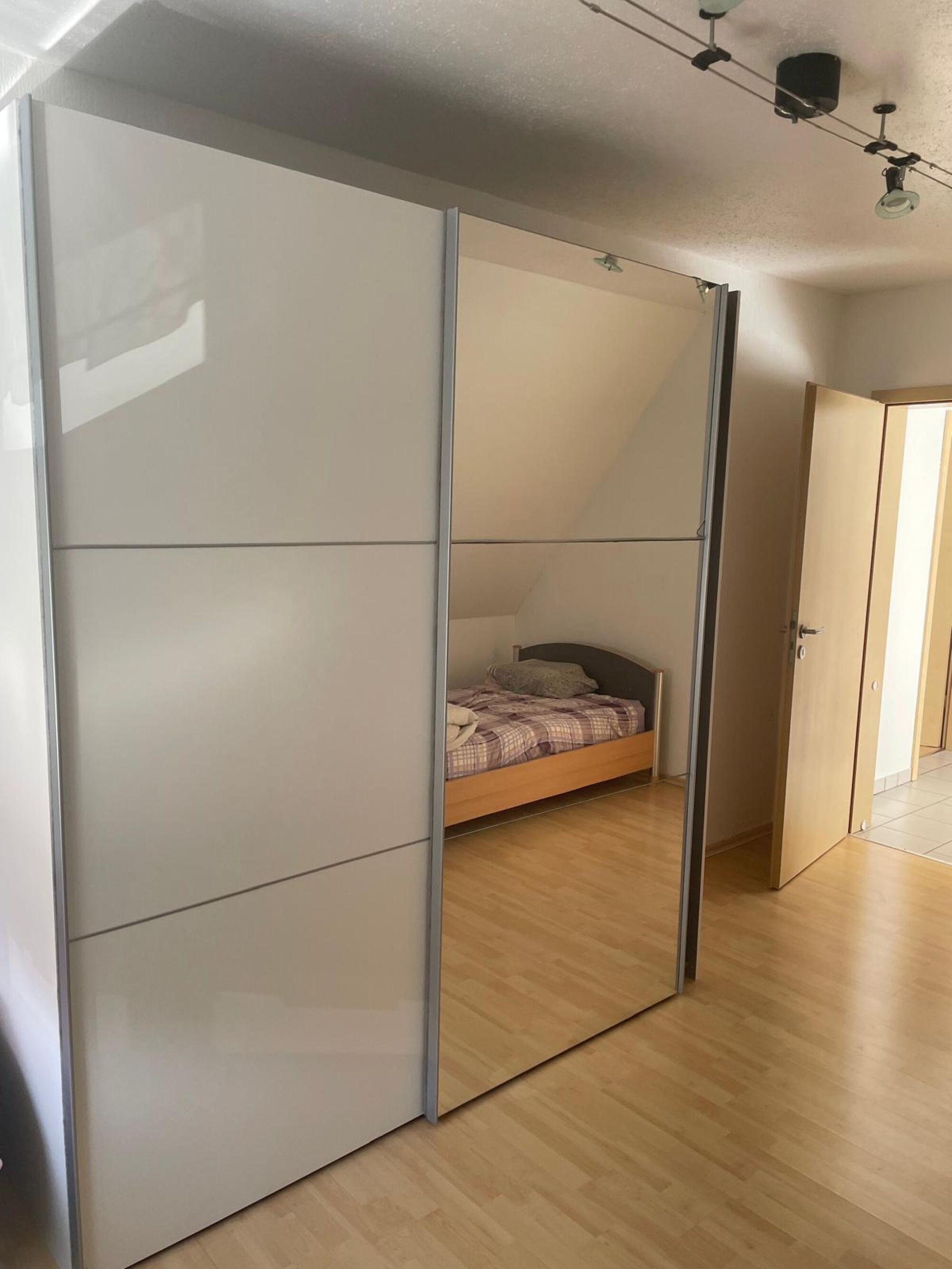 Schlafzimmer 1