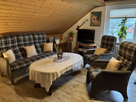 ruhige Oberwohnung mit separater Terrasse Bild 1