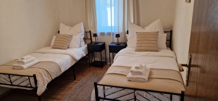 Neu !!! MB Homes Albstadt ganze Unterkunft Rabatt auf Monatsbuchung Bild 1