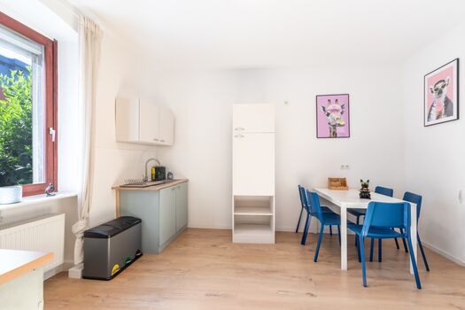 Gemütlich, Günstig: Wohnung für 4 Personen mit zentr. Lage Bild 2