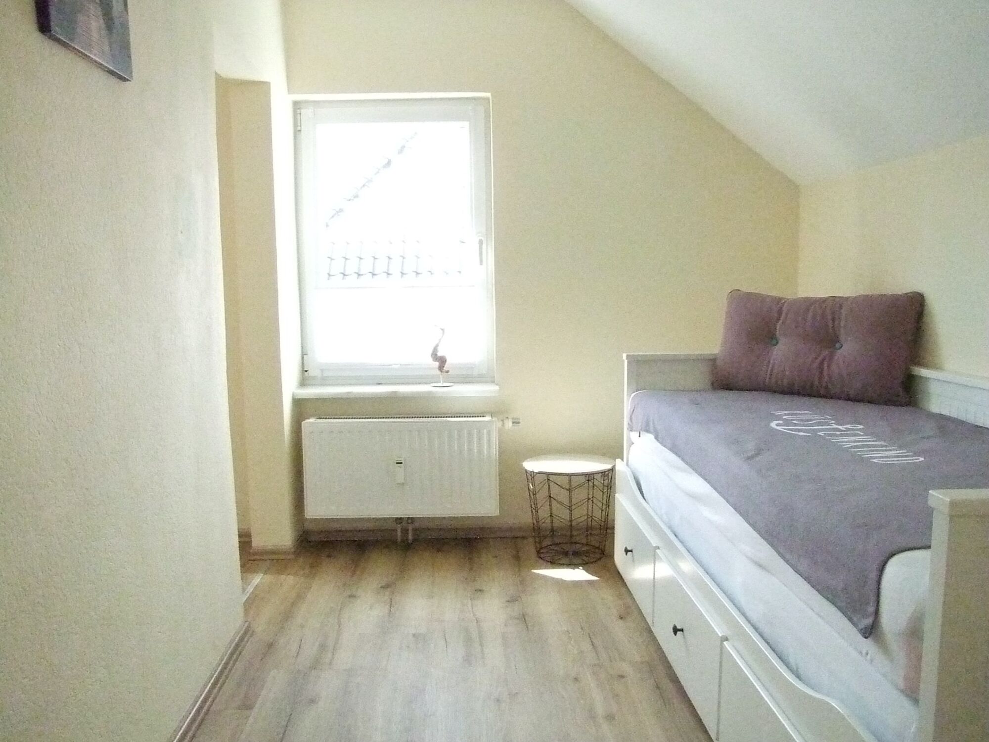 0,80x2,00m Bett, ausziehbar zu 1,60x2,00m Bett