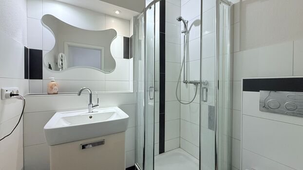 Modernes Apartment in Kronshagen/Kiel | Balkon u. Parkplatz Bild 6