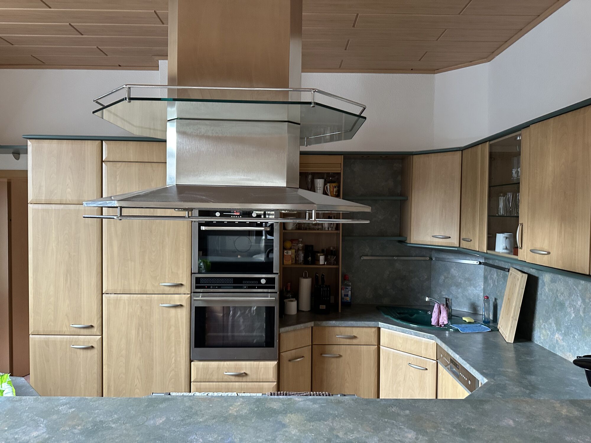 Große Wohnküche für gemütliches Beisammensein und Kochen