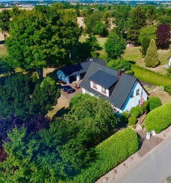 Unterkunft in Oldenburg i.H. / 4 Schlafzimmer / 2 Bäder Bild 2