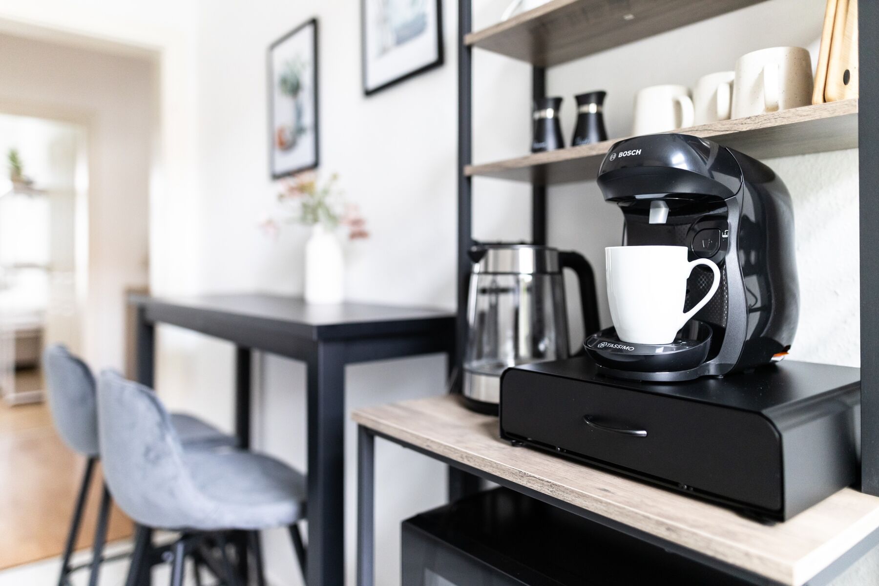 Praktische Küche für den täglichen Bedarf, perfekt für längere Aufenthalte.