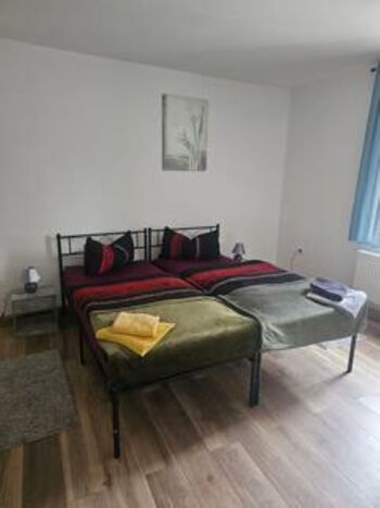 Schlafzimmer 1
