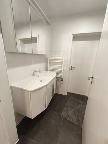 OG - 2. Badezimmer mit Dusche und WC