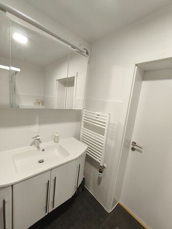 OG - 2. Badezimmer mit Dusche und WC