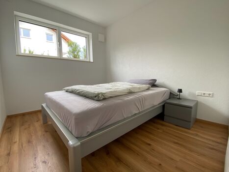 Helle FeWo in Einfamilien-Neubau mit E-Auto-Lademöglichkeit Bild 3
