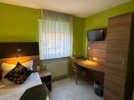 Hotel Hohe Wart | Einzel- und Doppelzimmer zur Langzeitmiete Bild 2