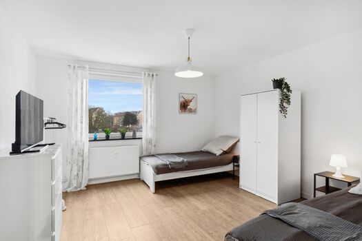Schlafzimmer 2 (AZ04)