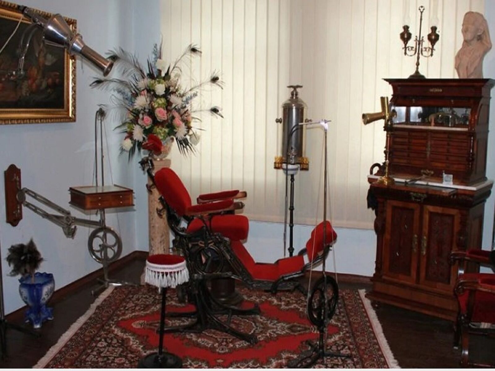 Dentalmuseum Zschadrass (8km)