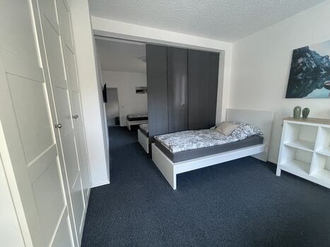 Schlafzimmer 1 