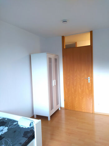 Helle und ruhige 2-Zimmer-Wohnung mit Loggia in Plochingen Foto 2