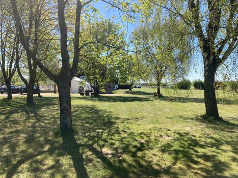 Hof mit Spielplatz